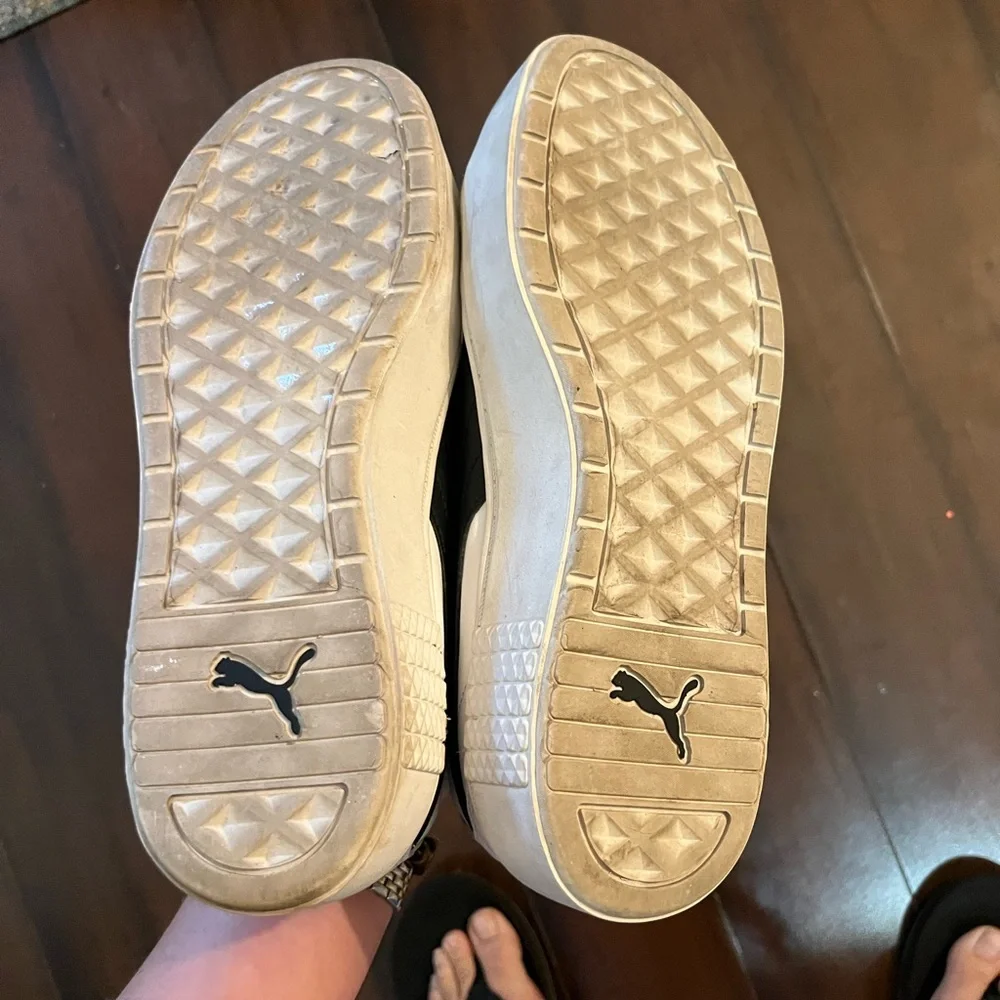 Puma White Low-Top Sneakers with Black Classic Stripe and Platform Size 8.5